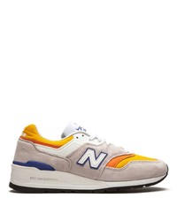 Chaussures de sport beiges New Balance