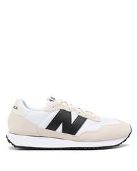 Chaussures de sport beiges New Balance