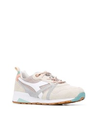 Chaussures de sport beiges Diadora