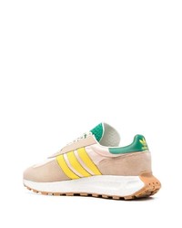 Chaussures de sport beiges adidas