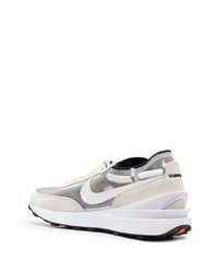 Chaussures de sport beiges Nike