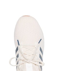 Chaussures de sport beiges adidas