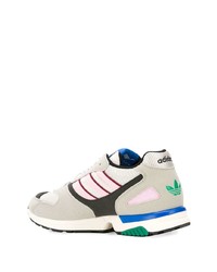 Chaussures de sport beiges adidas