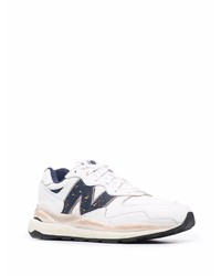 Chaussures de sport blanc et bleu marine New Balance