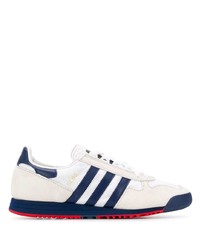 Chaussures de sport blanc et bleu marine adidas