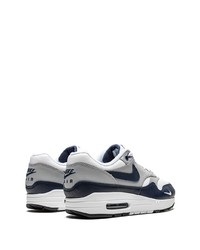 Chaussures de sport blanc et bleu marine Nike