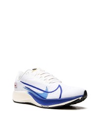 Chaussures de sport blanc et bleu marine Nike