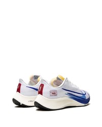 Chaussures de sport blanc et bleu marine Nike