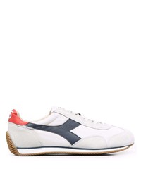 Chaussures de sport blanc et bleu marine Diadora