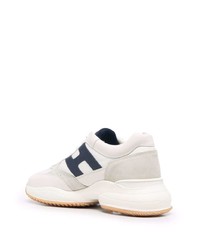 Chaussures de sport blanc et bleu marine Hogan