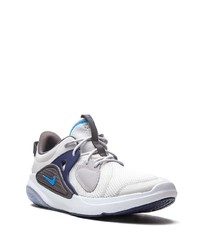 Chaussures de sport blanc et bleu marine Nike