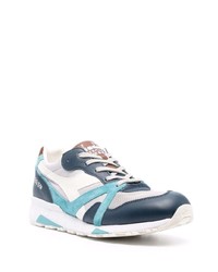 Chaussures de sport blanc et bleu marine Diadora