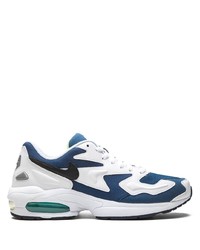 Chaussures de sport blanc et bleu marine Nike