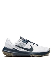 Chaussures de sport blanc et bleu marine Nike