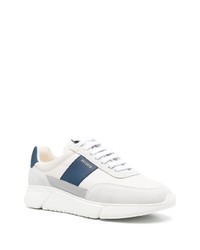 Chaussures de sport blanc et bleu marine Axel Arigato