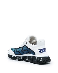 Chaussures de sport blanc et bleu marine Versace