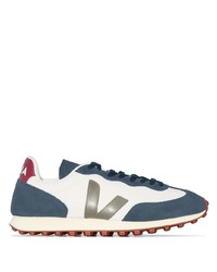 Chaussures de sport blanc et bleu marine Veja