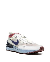 Chaussures de sport blanc et bleu marine Nike