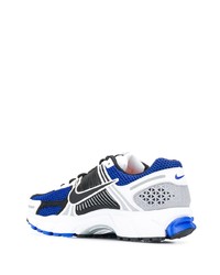 Chaussures de sport blanc et bleu Nike