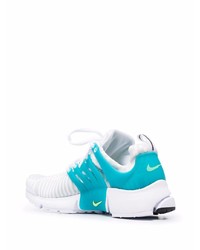 Chaussures de sport blanc et bleu Nike