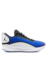 Chaussures de sport blanc et bleu Jordan