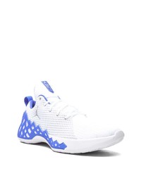 Chaussures de sport blanc et bleu Jordan