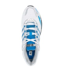 Chaussures de sport blanc et bleu adidas