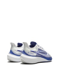 Chaussures de sport blanc et bleu Nike