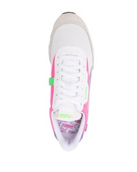 Chaussures de sport blanc et rose Puma