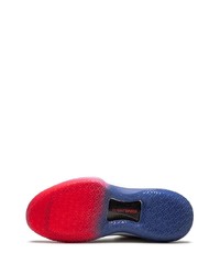 Chaussures de sport blanc et rouge et bleu marine Jordan