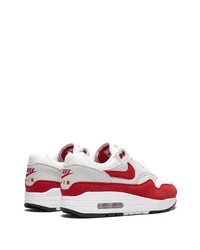 Chaussures de sport blanc et rouge Nike