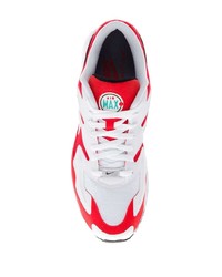 Chaussures de sport blanc et rouge Nike