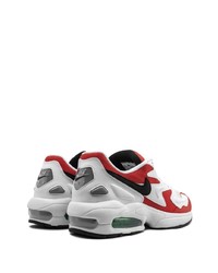 Chaussures de sport blanc et rouge Nike