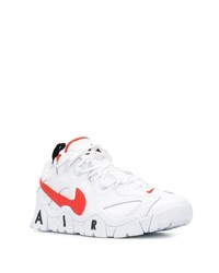 Chaussures de sport blanc et rouge Nike