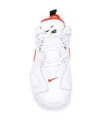 Chaussures de sport blanc et rouge Nike