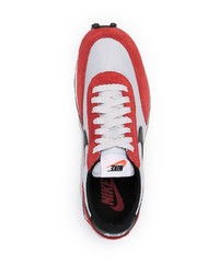 Chaussures de sport blanc et rouge Nike