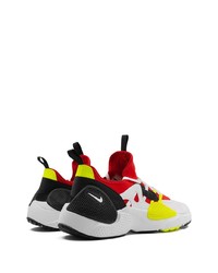 Chaussures de sport blanc et rouge Nike