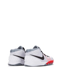 Chaussures de sport blanc et rouge Nike