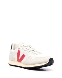 Chaussures de sport blanc et rouge Veja