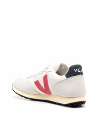 Chaussures de sport blanc et rouge Veja