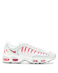 Chaussures de sport blanc et rouge Nike