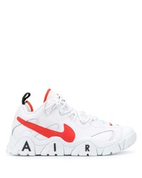 Chaussures de sport blanc et rouge Nike