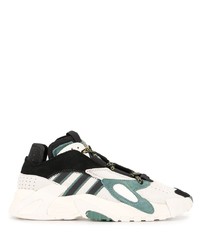 Chaussures de sport blanc et vert adidas