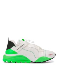 Chaussures de sport blanc et vert