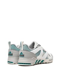 Chaussures de sport blanc et vert adidas