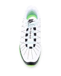 Chaussures de sport blanc et vert Nike