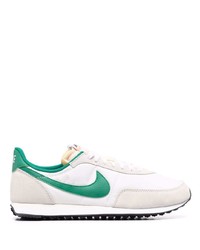 Chaussures de sport blanc et vert Nike