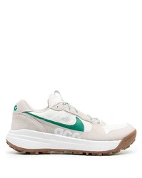 Chaussures de sport blanc et vert Nike