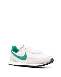 Chaussures de sport blanc et vert Nike