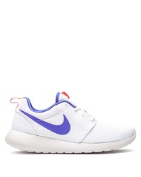 Chaussures de sport blanc et violet Nike